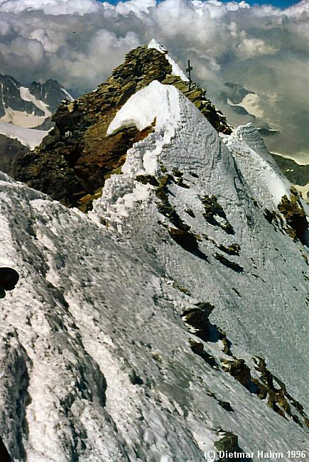 Blick vom schweizer zum italienischen Gipfel