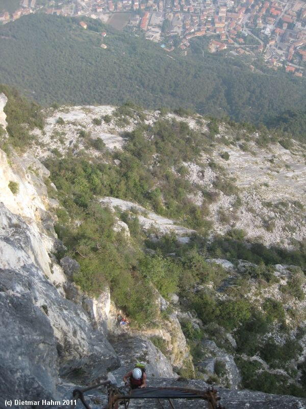 Tiefblicke an der zweiten Leiter