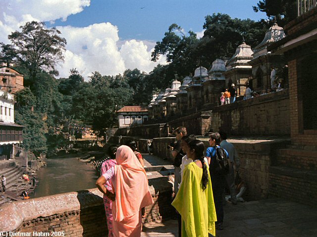 Brücke über die Bagmati